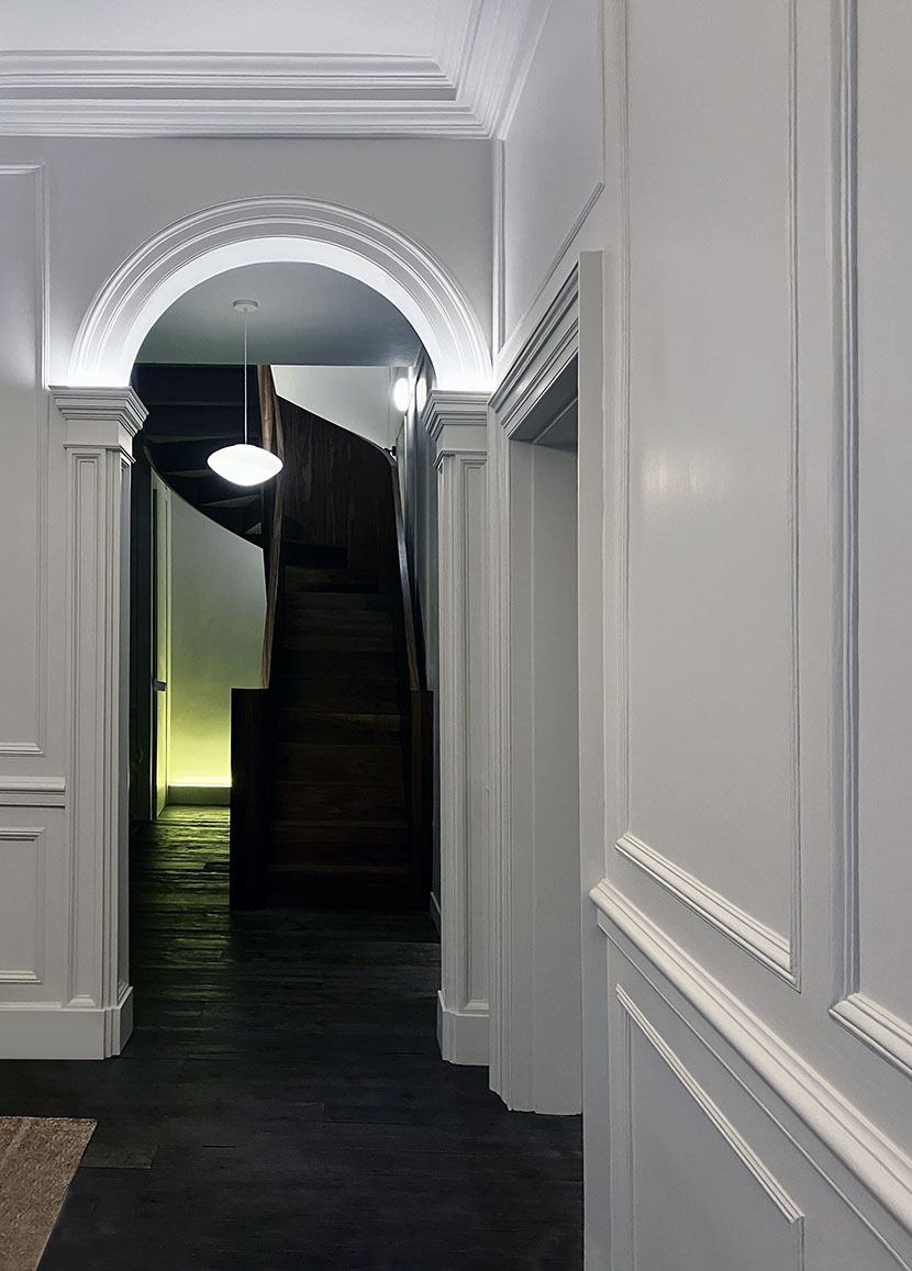g floor stair from hallway